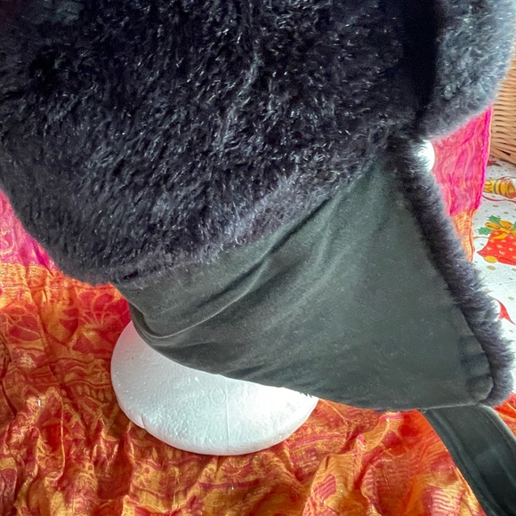 Winter hat, faux fur - Picture 3 of 3